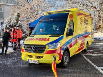 Nowy ambulans w bytowskim szpitalu. Tym razem, bardzo nowoczesny i pierwszy tego  typu w całym województwie.